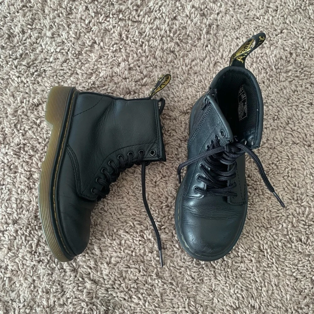 Dr Martens Pascal Moo Boots Black Leather Lace-Up Boots - Picture 3 of 16